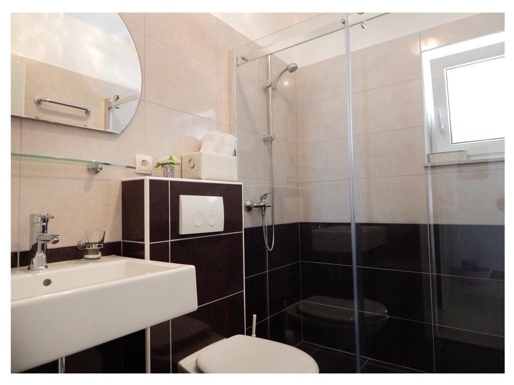 Apartments Nedjeljka Ražanj Chambre photo