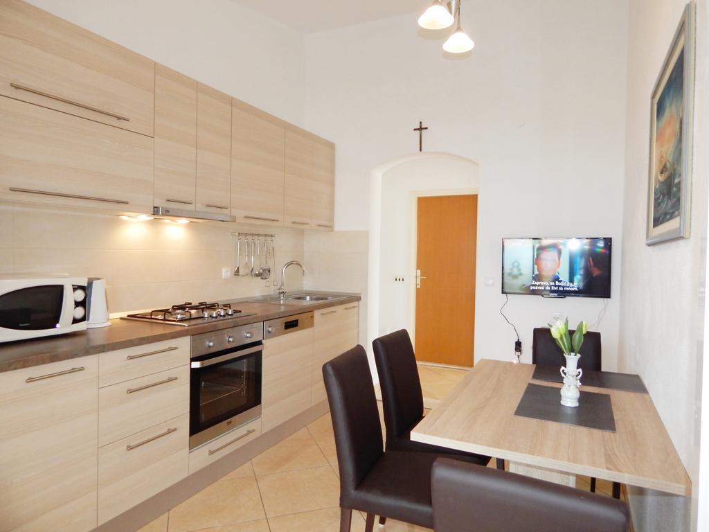 Apartments Nedjeljka Ražanj Chambre photo