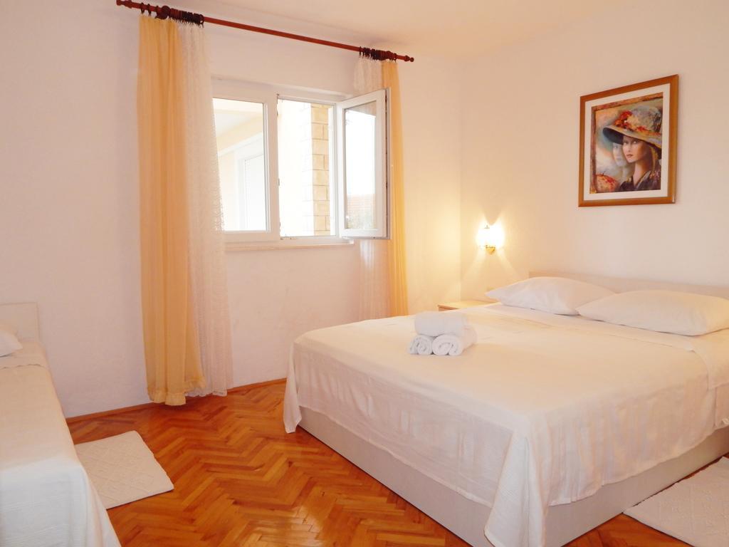Apartments Nedjeljka Ražanj Chambre photo